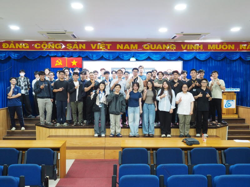 Tổng kết hoạt động Showcase TEAMQ 2025 do InSecLab tổ chức 1 image 45