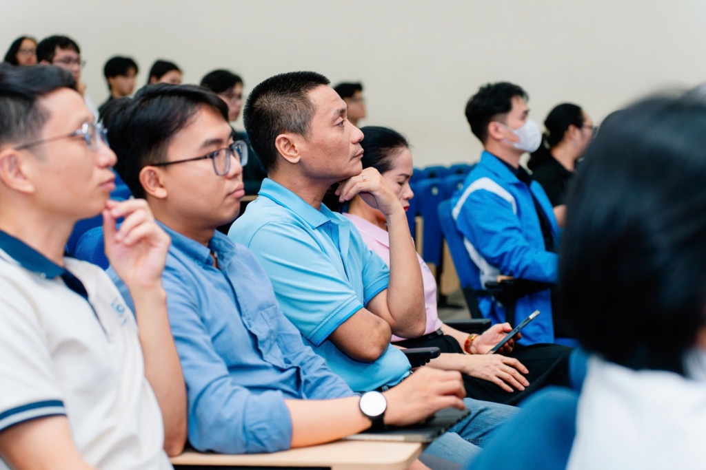Hội nghị Sinh viên Khoa Mạng máy tính và Truyền thông năm 2026 4 image 236