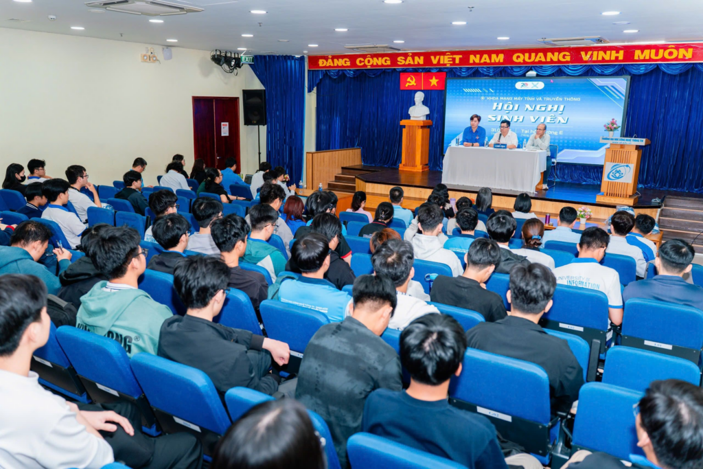 Hội nghị Sinh viên Khoa Mạng máy tính và Truyền thông năm 2026 7 image 241