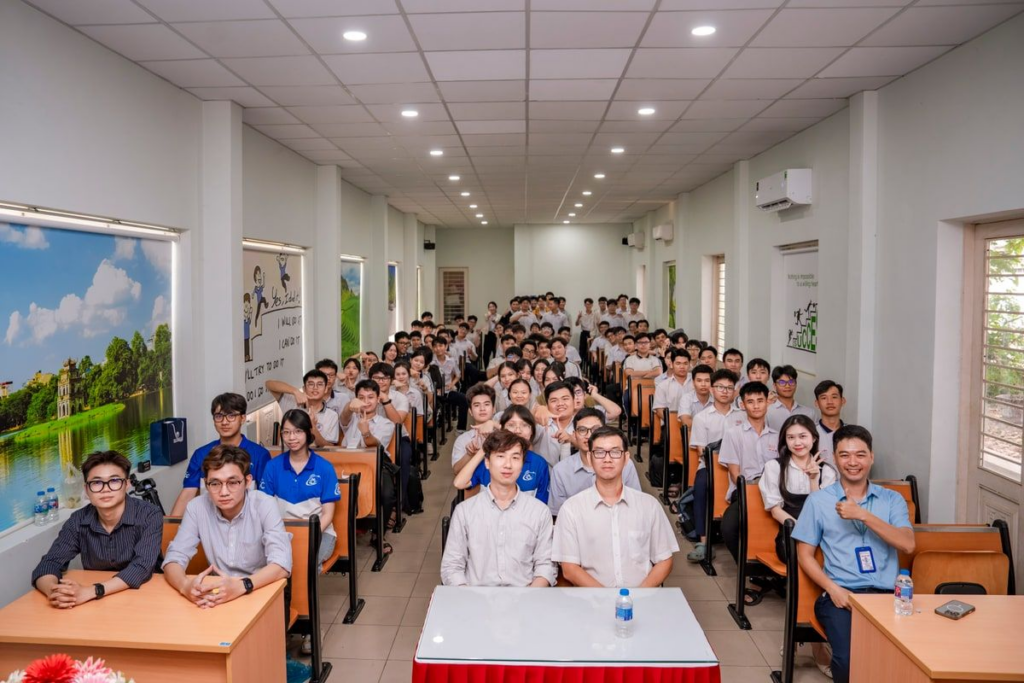 #UIT School Tour 2026 - Hành trình mang kiến thức An toàn Thông tin đến gần hơn với các bạn học sinh THPT chuyên Lương Thế Vinh 1 image 24