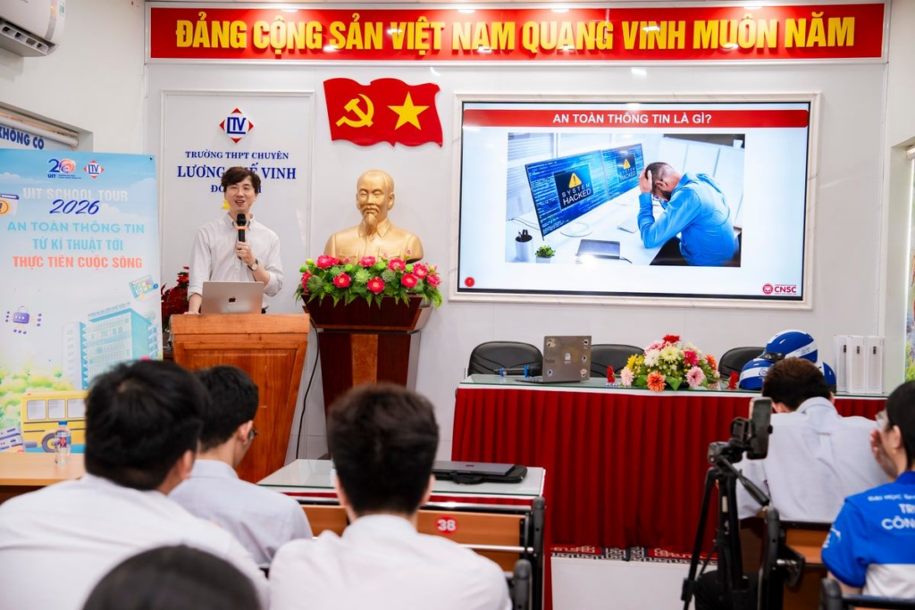 #UIT School Tour 2026 - Hành trình mang kiến thức An toàn Thông tin đến gần hơn với các bạn học sinh THPT chuyên Lương Thế Vinh 2 image 25