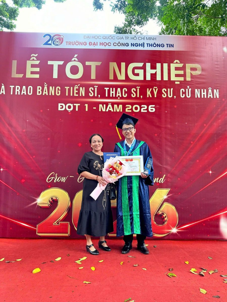 Tân thủ khoa Võ Trần Phi - Hành trình bắt đầu từ đam mê tìm lời giải cho những bài toán công nghệ 3 image 32