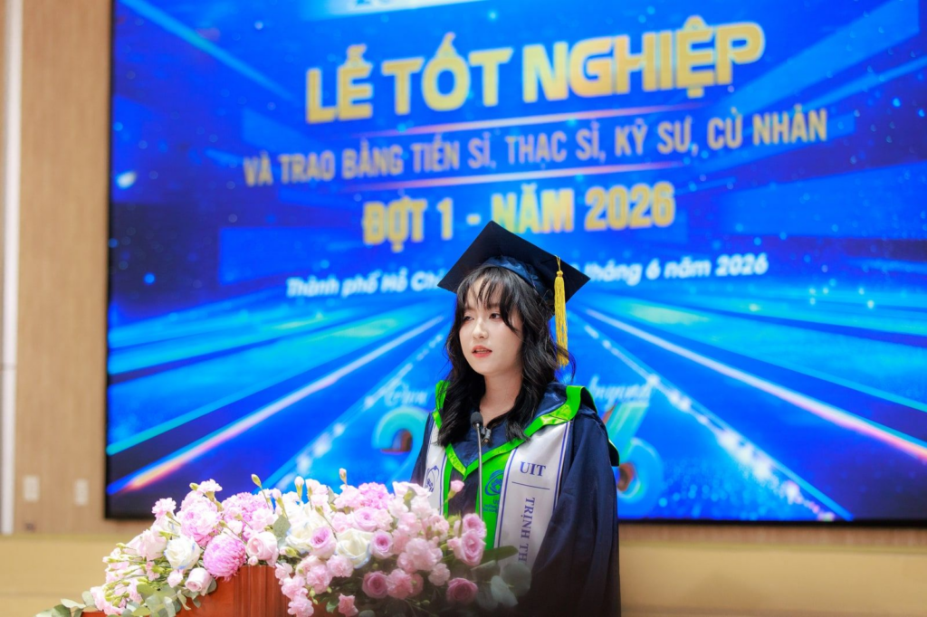 Trịnh Thị Bích Thảo: Từ cô gái giỏi Văn đến Thủ khoa ngành An toàn Thông tin 1 image 34